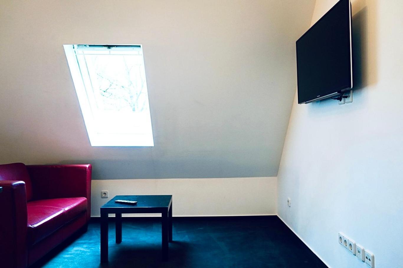 Haus Im Gruenen Fuer 6 Personen-3 Schlafzimmer- 3 Baedern -Waschmaschine-Grosse Terrasse- Vollausgestattete Kueche Wolfsburg Eksteriør billede